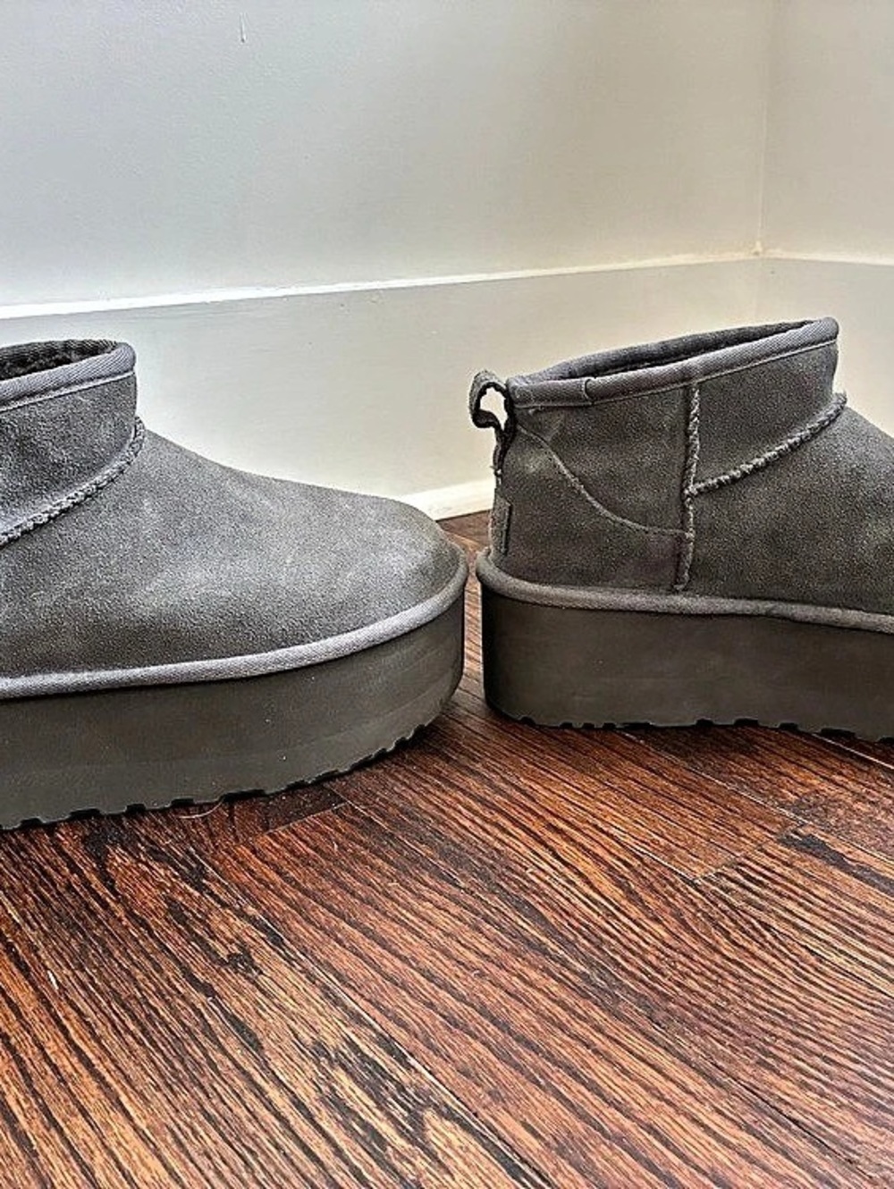 UGG Classic Ultra Mini Platform Boots Gray US 6